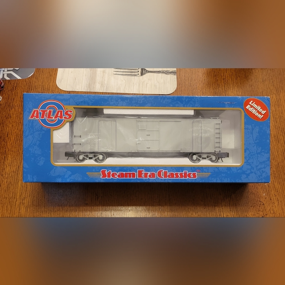 Atlas O CNJ Gray Steel Boxcar